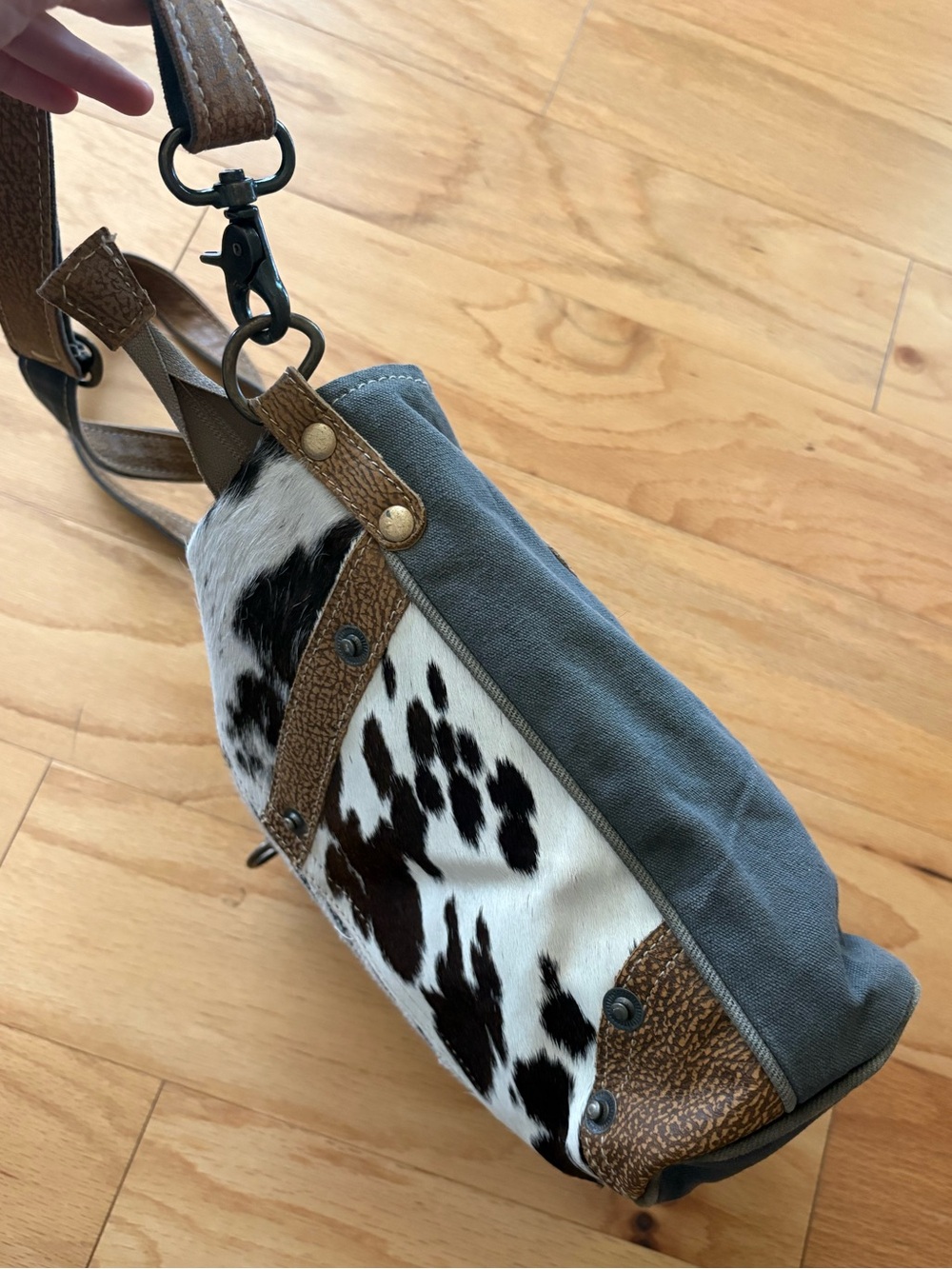 Myra Bag Adjustable Crossbody Shoulder Bag Western Boho Zipper Pocket - Picture 4 of 16